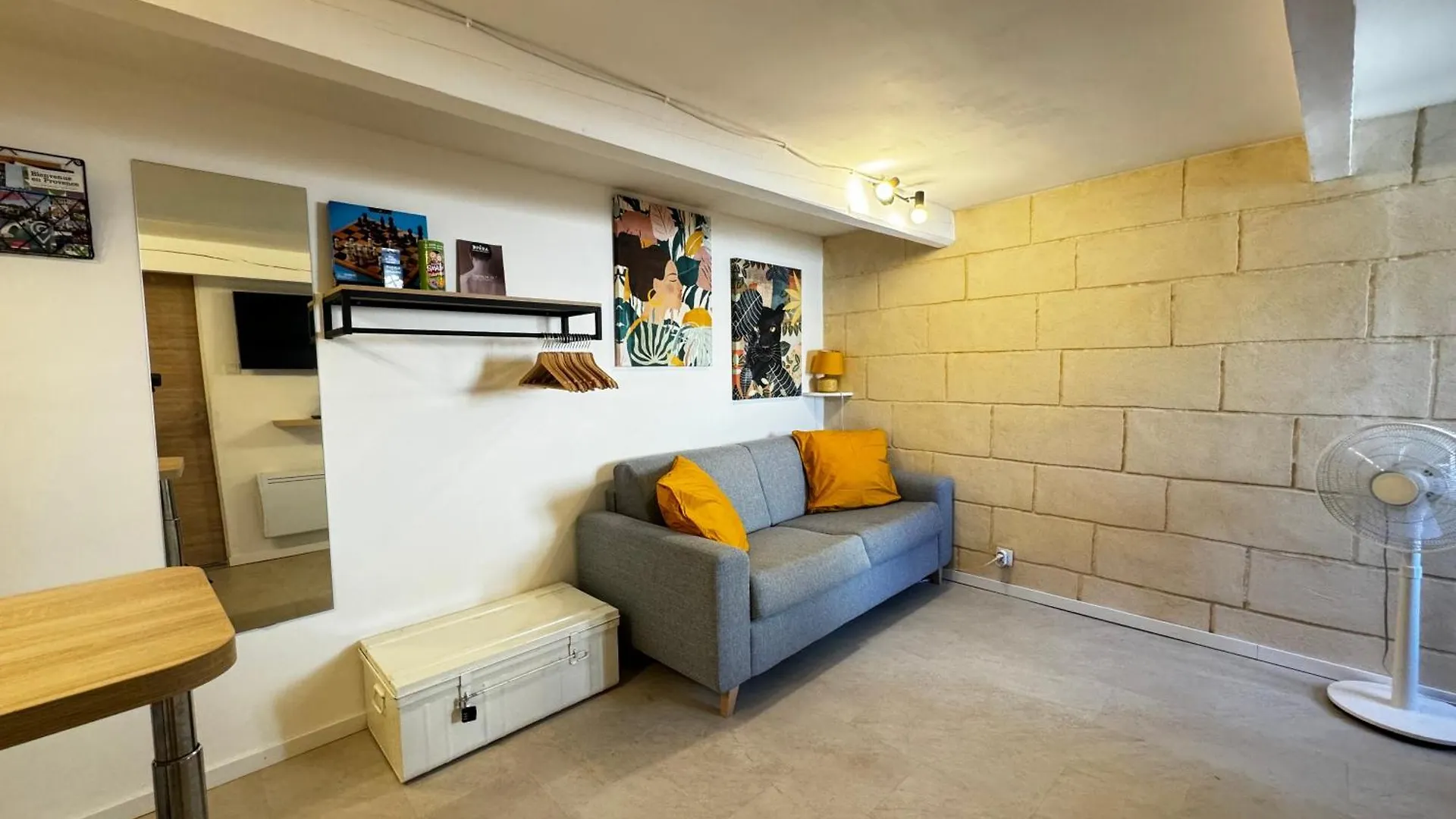 Cosy Green - Wifi Hd - Netflix - Centre Historique Avignon 0*,  France